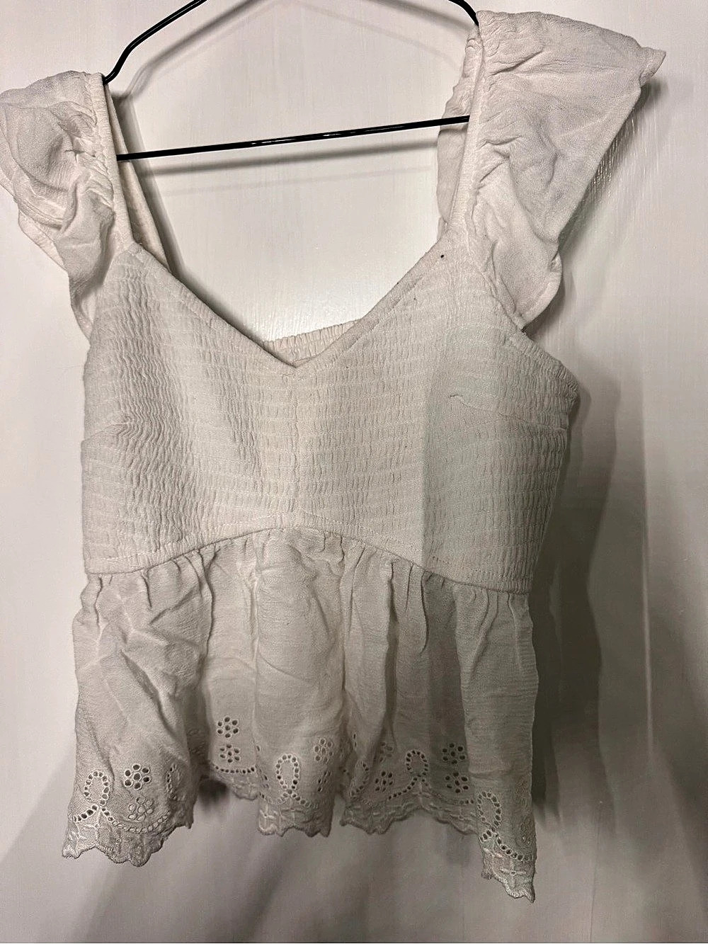Hollister Ruffle Strap Eyelet Tank in White Size Medium